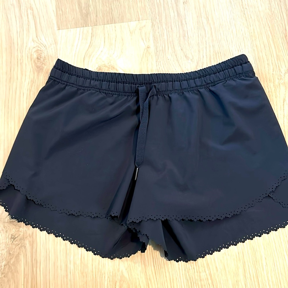 Lululemon Hit It Short Scalloped Unlined Shorts